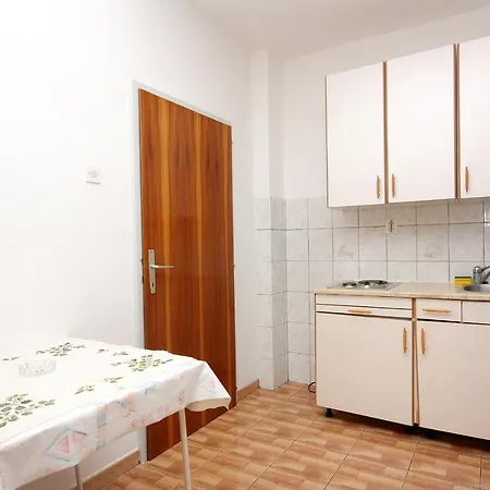 Studio 2383b Apartment *
